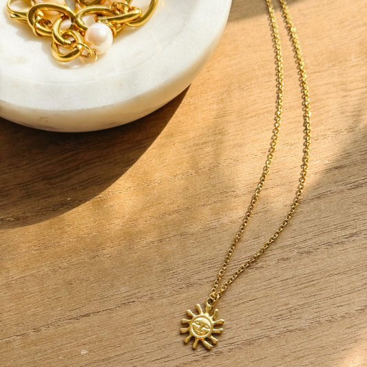Minimal Sun Necklace